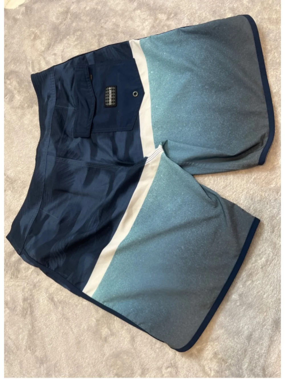Quiksilver Surfsilk Divided Highline Swim Gradient Board Shorts Size 32” X 19”